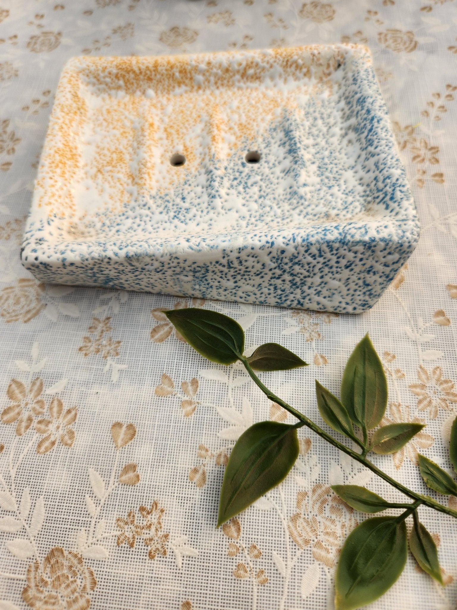 Set of 3 Ultra Modern Ceramic Bathroom Accessories in - Ceramic She Wrote