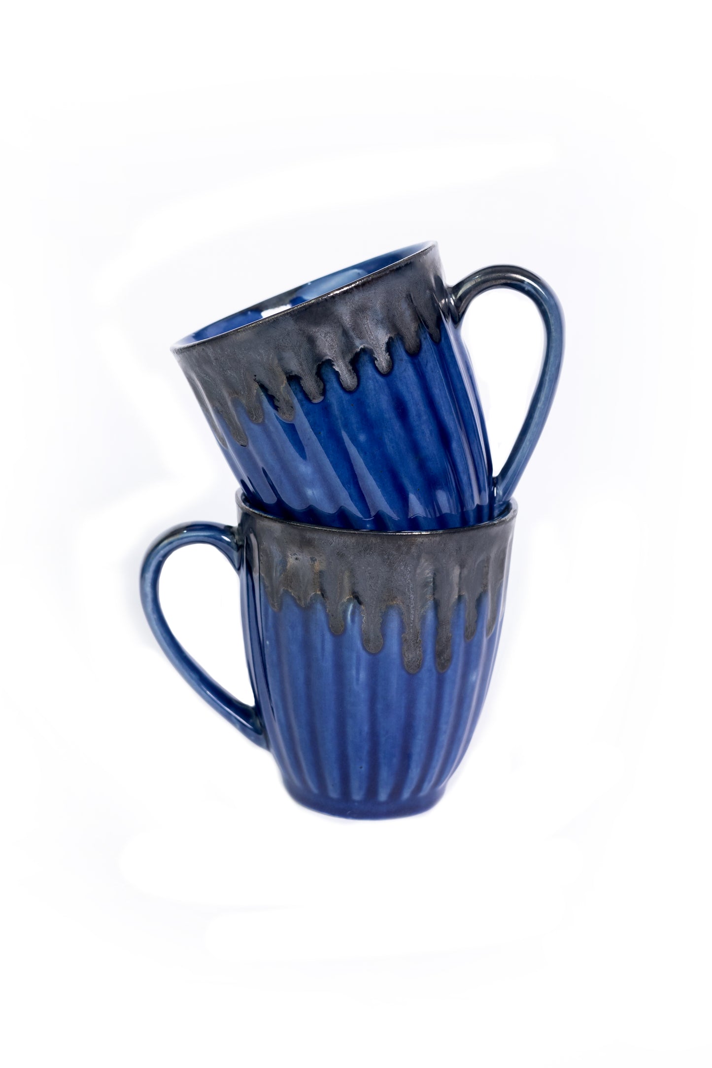 coffee mugs in dripping design